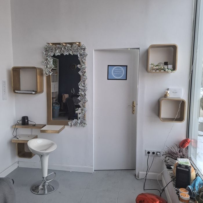 Lustro i szafki  zestaw