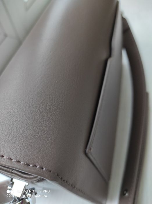 Женские сумки через плечо