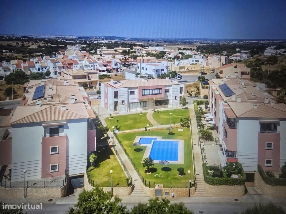 Apartamento T3 Situado No Condominio Quinta Das Sesmarias Em  Portimao