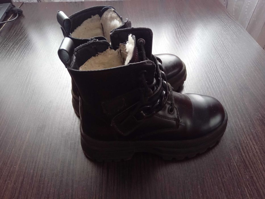 зимове взуття для дівчинки