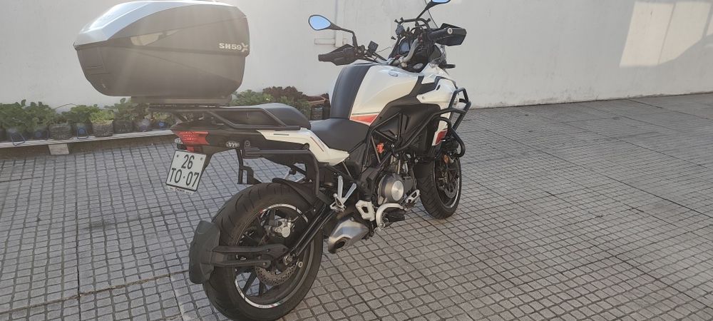 M Benelli trk 502
