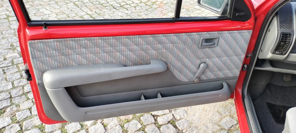 Opel Corsa 1.0 muito estimado