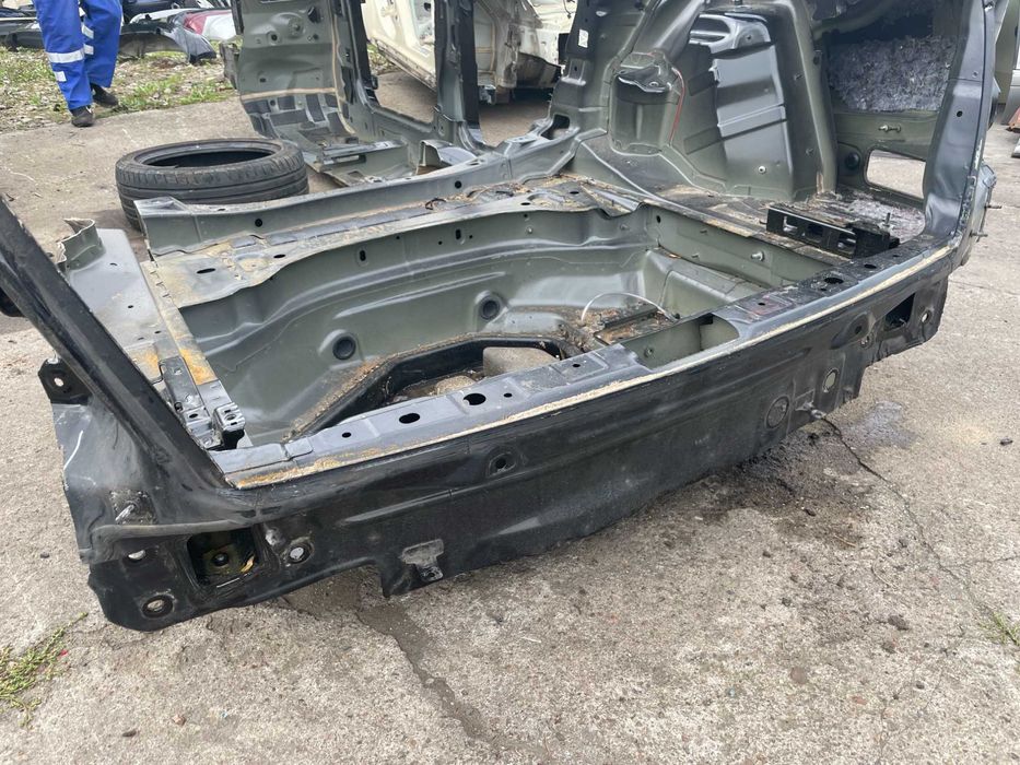 Mercedes C klasa W204 podłoga bagażnika płyta plastikowa tył ściana