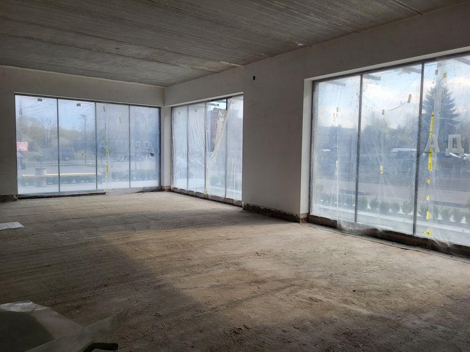 Оренда комерційного приміщення 130м²