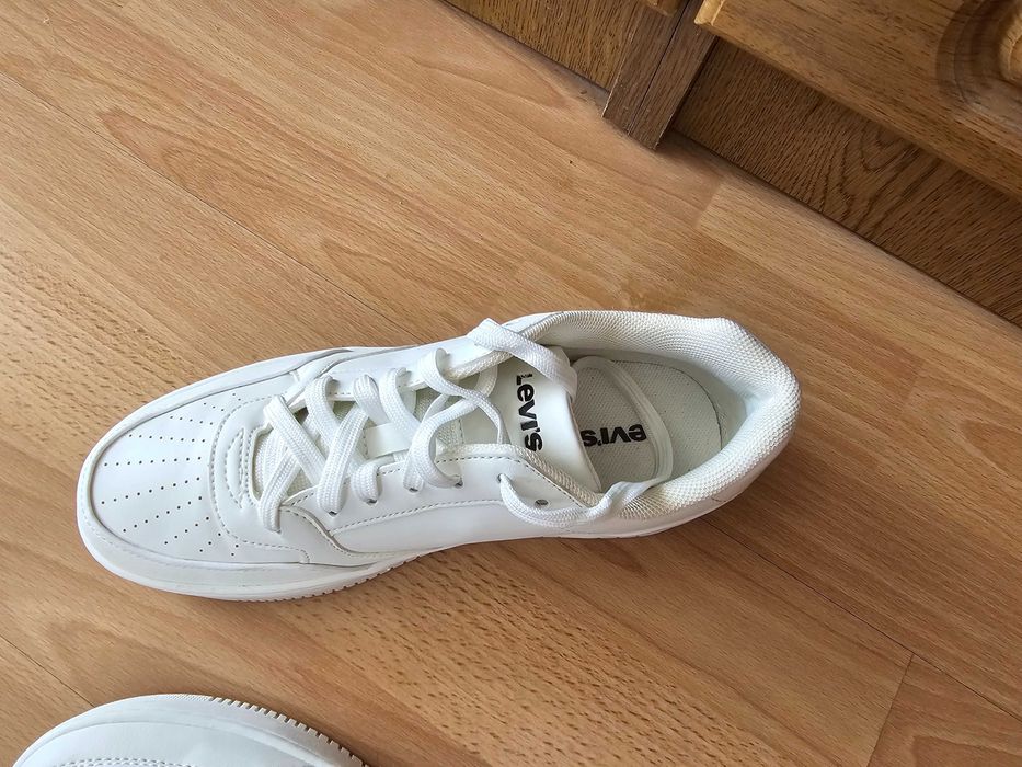 Buty Levi's Paige 38(24cm) białe