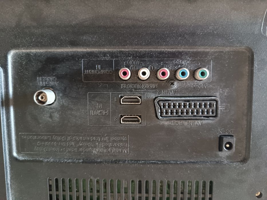 Tv led LG  (avariada)com alimentação e comando