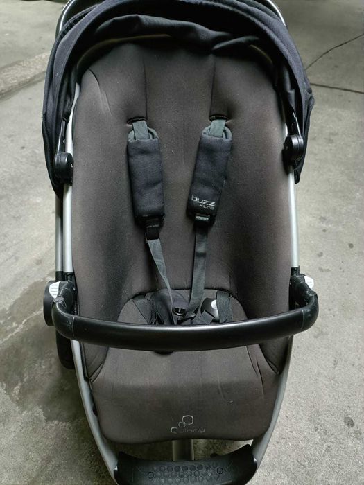 Carrinho de bebé de passeio