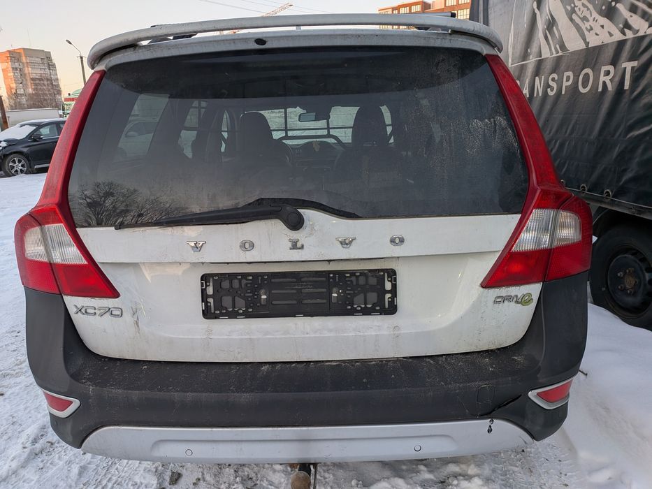 Бампера передні задні на Volvo XC70 V70 P3 V50 S40 S80 V60 S60