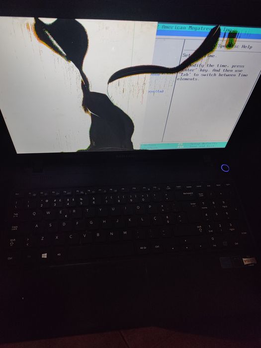 Portátil Samsung NP355E5C 250GB 4GB DDR3 ecrã avariado