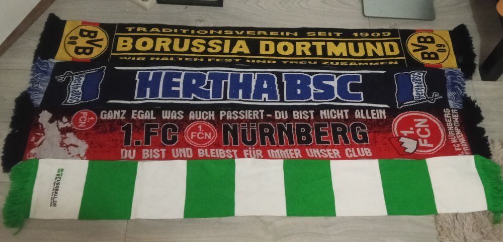 Zestaw 14 szali piłkarskich