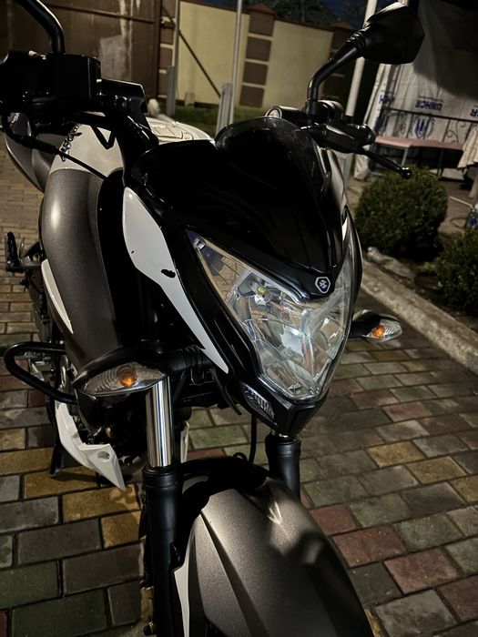 Bajaj Pulsar ns 200
