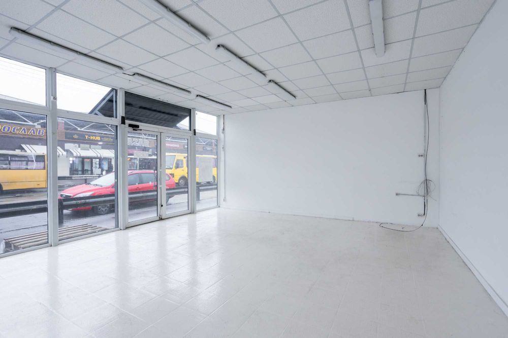 Фасадне приміщення МЕТРО ЛІСОВА. БАZАR. МАЯк