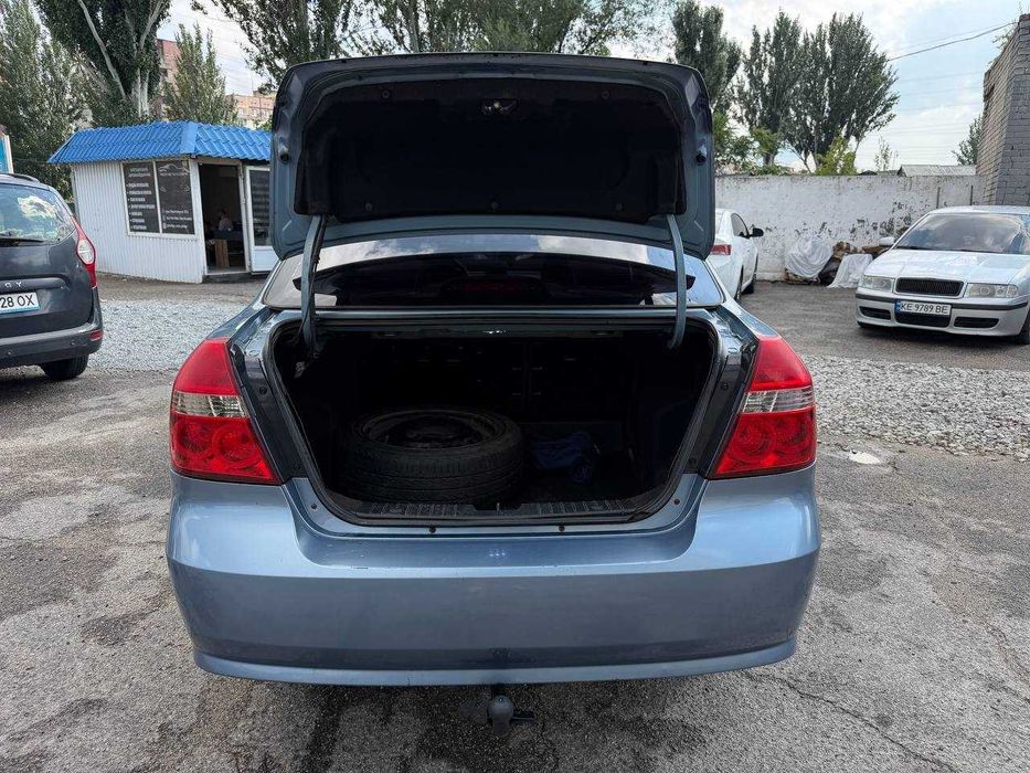 Продам Chevrolet Aveo 2006 С газом и кондером