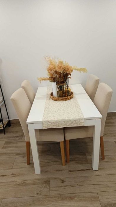 Mesa de jantar + cadeiras Ikea