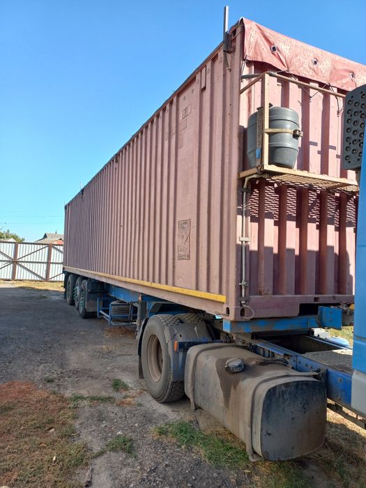 Напів-причіп контейнеровоз