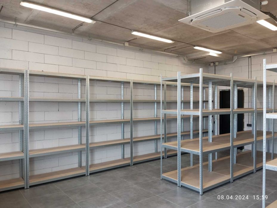 Стеллажи полочные на склад. Шинные стеллажи. Стеллаж в гараж. В архив