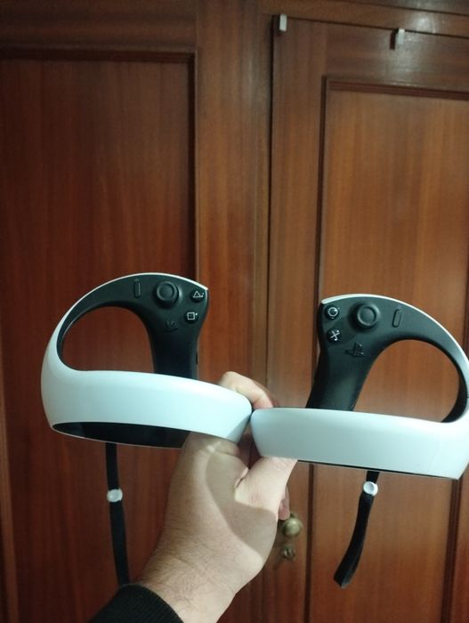 Vendo óculos vr2 ps5 com comandos vr