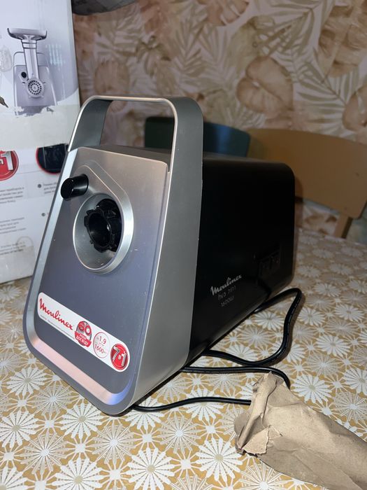 Мʼясорубка, повністю нова