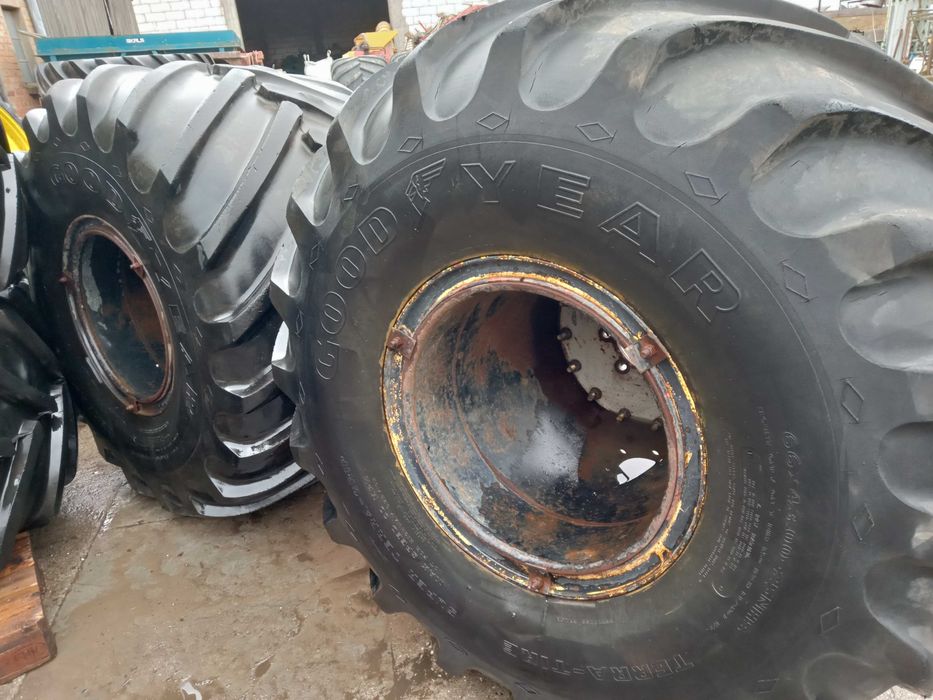 Koła Good Year 1100 mm 66x43.00 R25 John Case Claas Fendt ropa dewulf