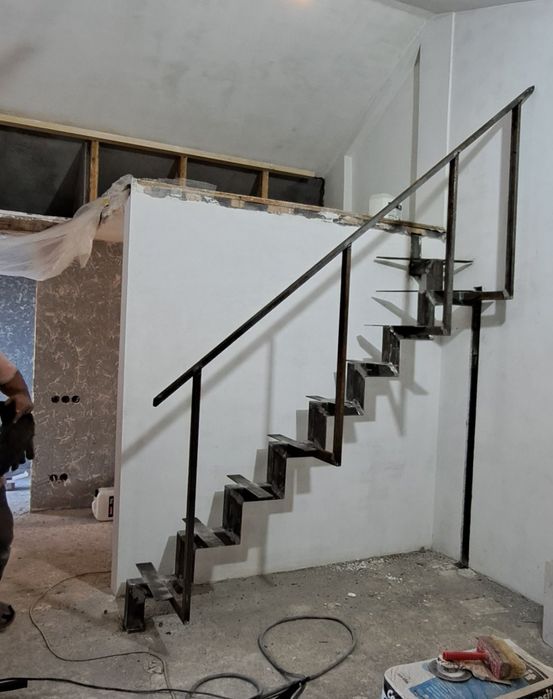 Зварювальник металоконструкцій сварщик