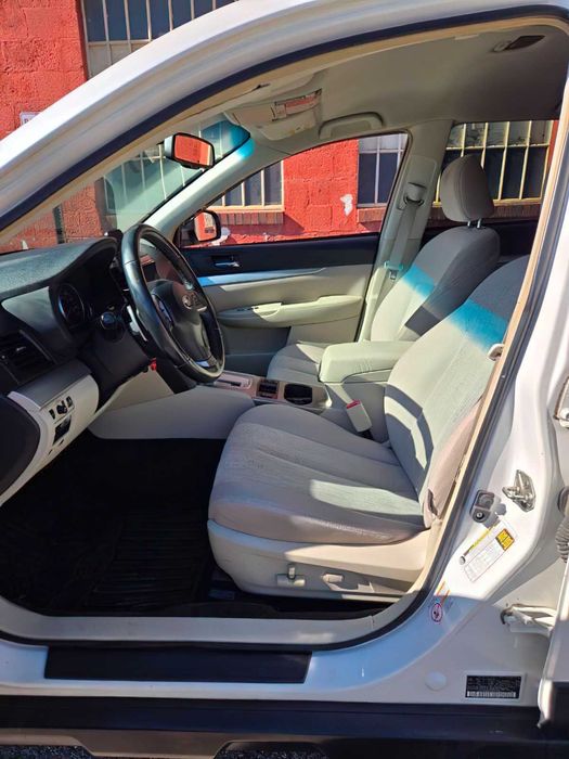 Subaru Outback 2.5i Limited      2013