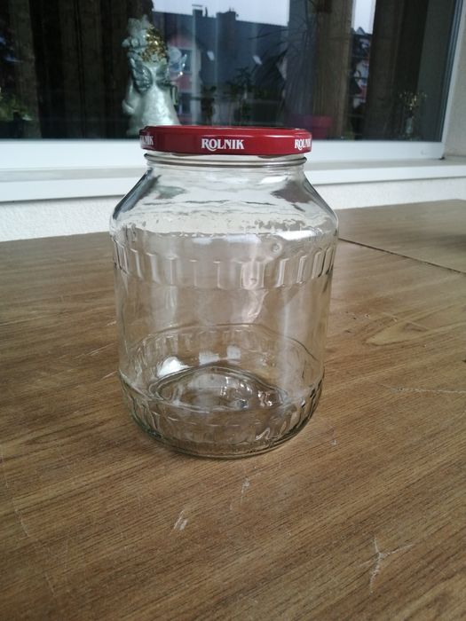 Słoiki 1,7 l z zakrętkami