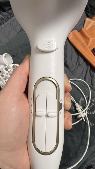 Фен PHILIPS ThermoProtect Ionic