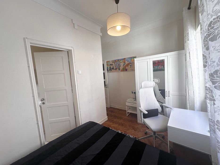 Aluga-se quarto com wc privado perto da Cidade Universitaria