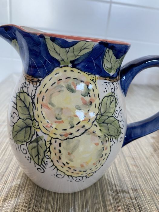 Hand-painted porcelain jug64874057535361123