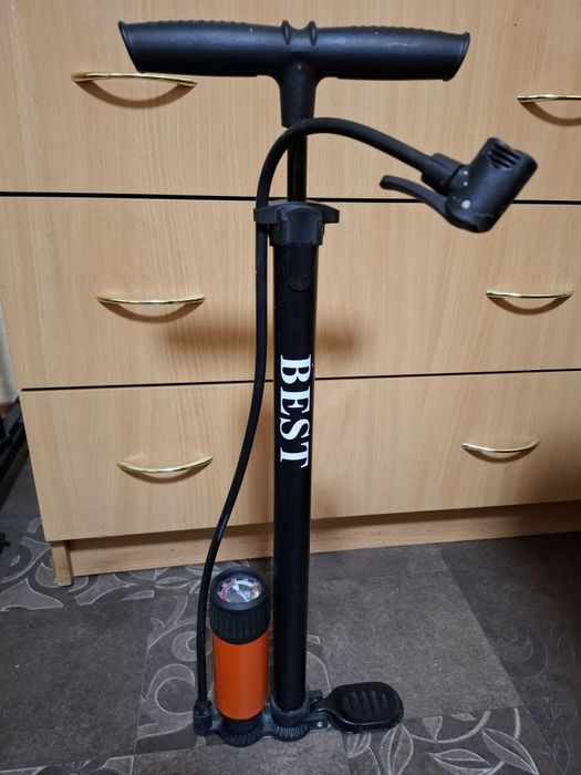 Насос з манометром