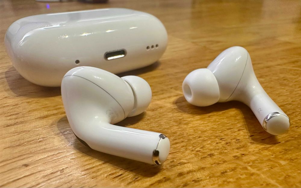 Słuchawki Apple AirPods Pro 2 + 3 etui + zapasowe gumki