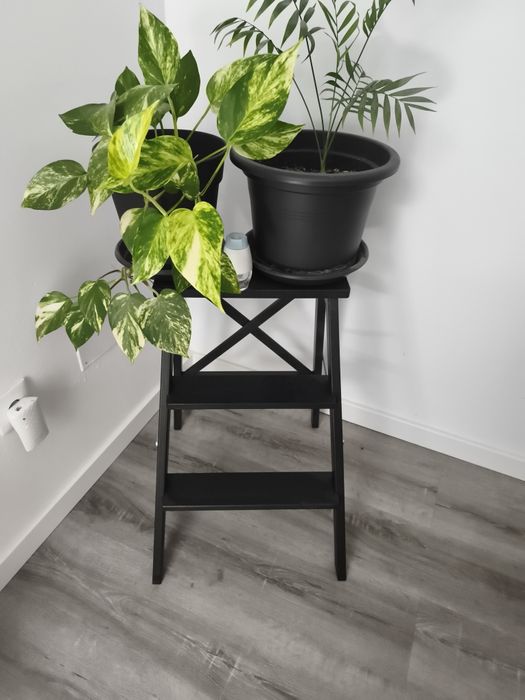 Escadote preto IKEA