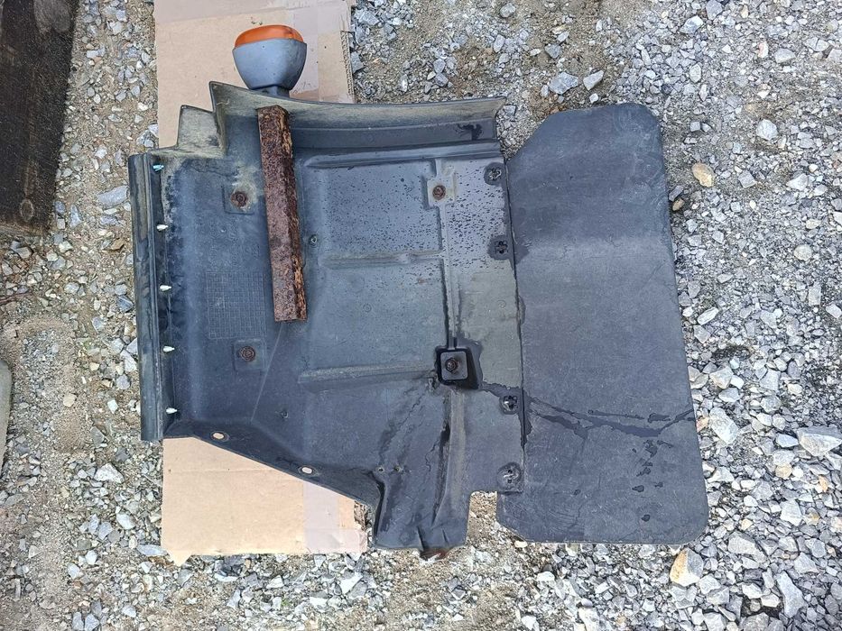 Nadkole błotnik lewy przód Nissan CABSTAR 35.13 z 2008roku 2,5D 130KM
