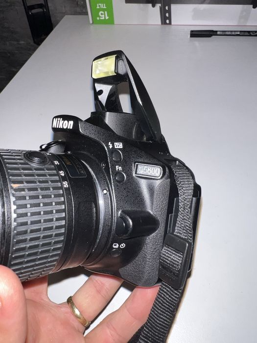 Nikon 5600d NOVA + lente + acessórios + caixa