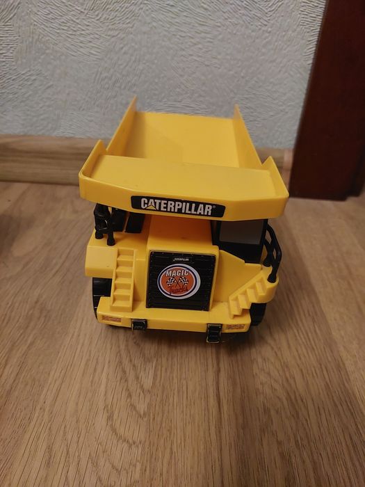 Самосвал САТ со звукам и музыкой