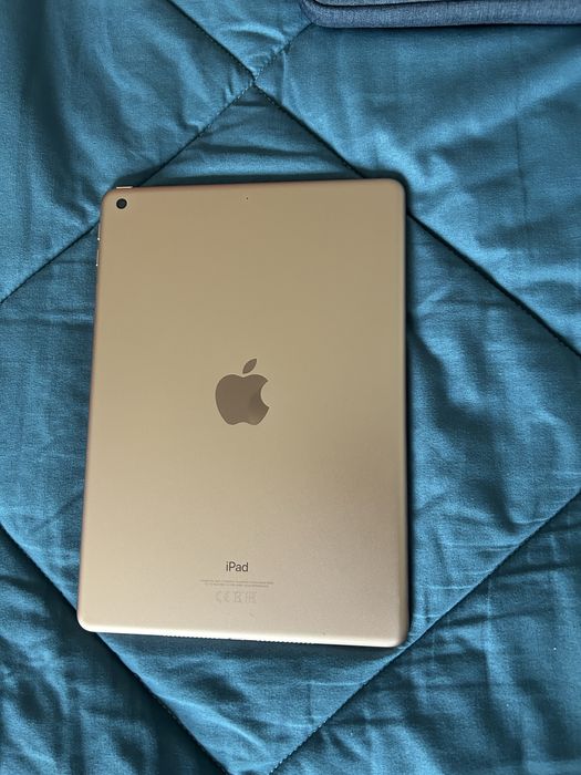 Apple iPad 6th Gen 32GB Wi-Fi Rose Gold