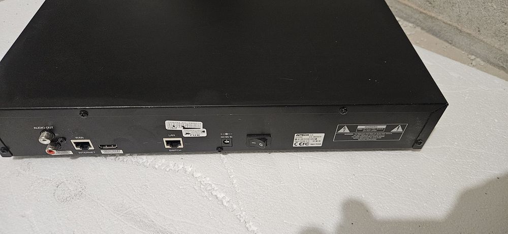 AVH306 6 kanałowy rejestrator IP NVR megapixelowy AVTECH Rejestrator