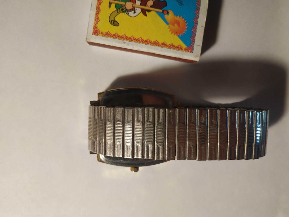 Металлический ремешок часы космос