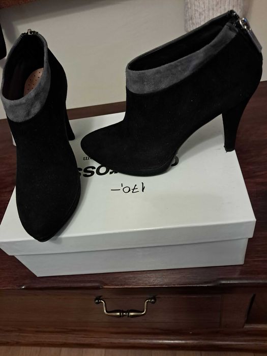Botki zamszowe, czarne,  rozmiar 36, Gino Rossi używane stan b.dobry