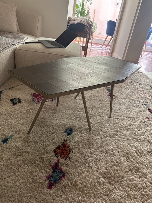 Mesa de Centro madeira e metal - marca AREA