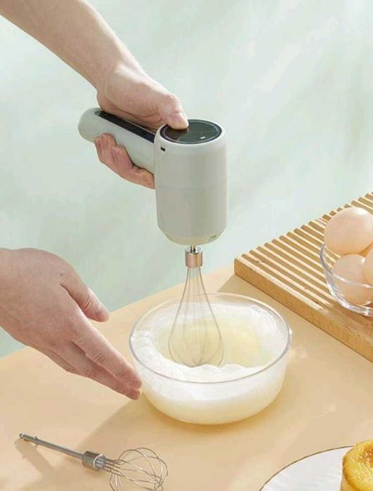 Mini batedeira elétrica portátil nova