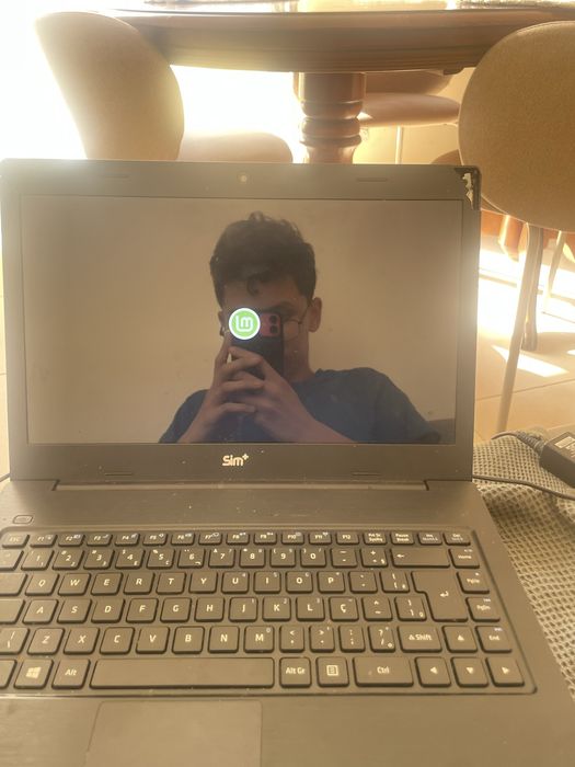 Portatil Celeron 847 4GB, só funciona carregando, teclado PT-BR