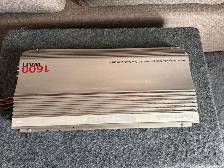 Автомобільний саббуфер