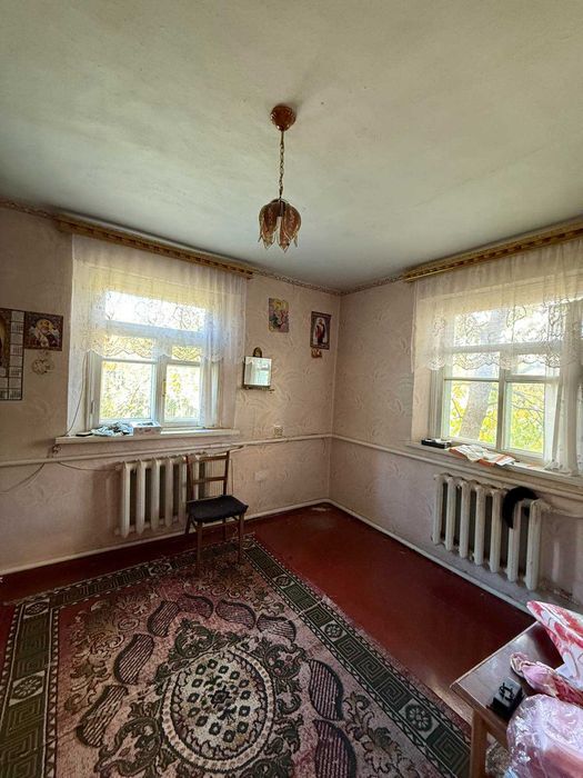 Продаж двох частин будинку на одній земельній ділянці – вул. Стуса