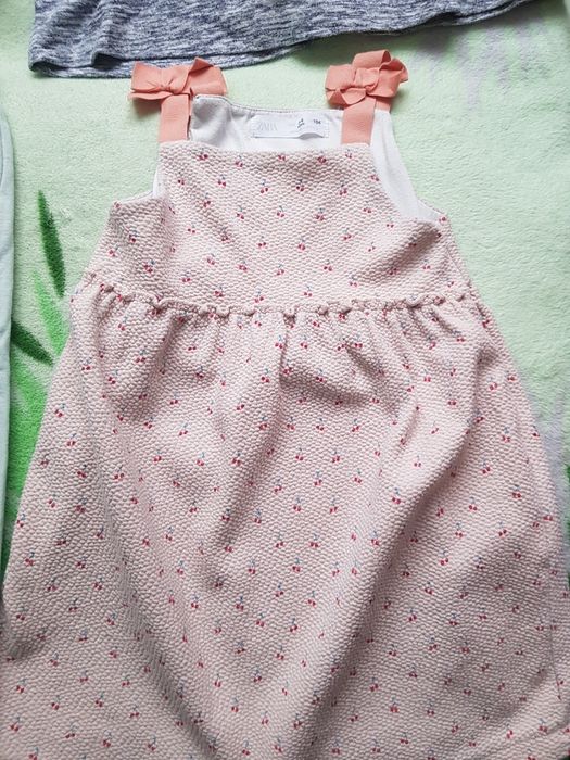 Ubranka dla dziewczynki 98/104