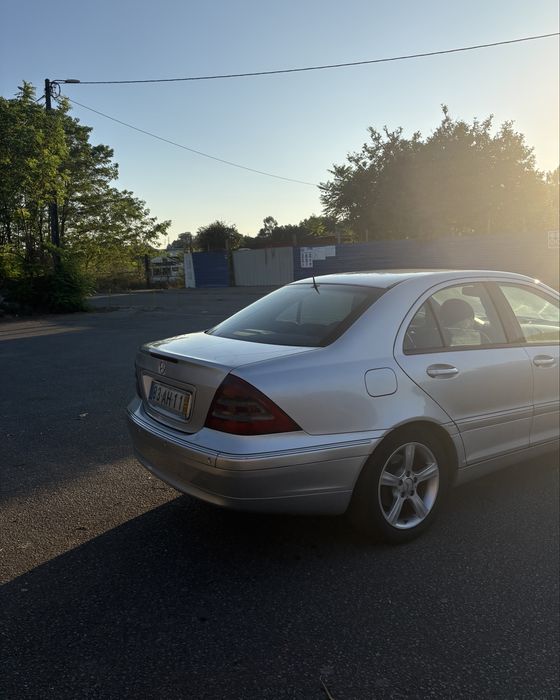 Mercedes-Benz C 220 — fotografia 5