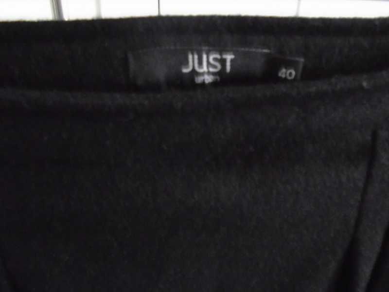 Saia preta inverno com bolsos