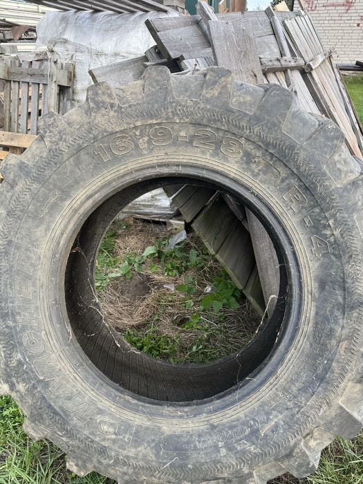 Opona do koparko ładowarki