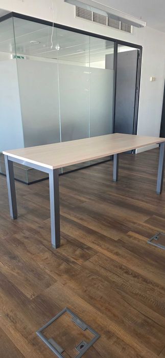 Secretarias e Mesas 60€/cada