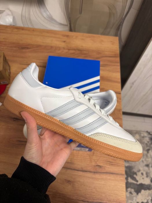 Adidas samba )))